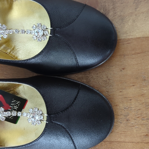 FINAL SALE 🆕🌿GIORGIO GALASSI MARY JANE PUMPS🌿 - Picture 5 of 16